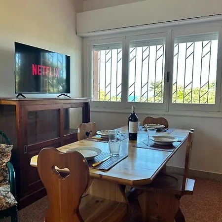 Villino Maria - Exclusive Waterfront Apartment Platamona