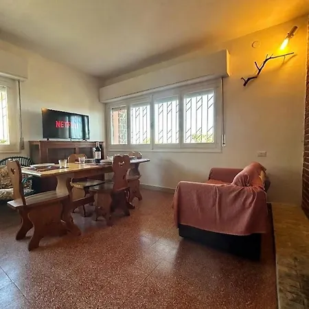 Villino Maria - Exclusive Waterfront Apartment Platamona